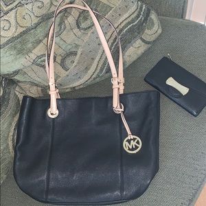 Michael Kors Tote with matching wallet